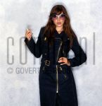 02-09-2002 Tara Elders at studio in Amsterdam, by order of Theo van Gogh. September 02, 2002.

[keywords]Posed, Half Length, Sunglasses[/keywords]